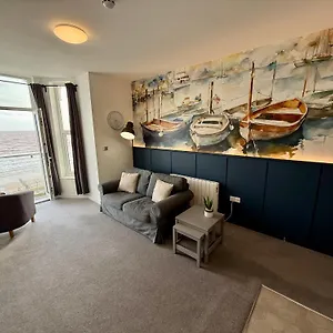  Apartment Bay
